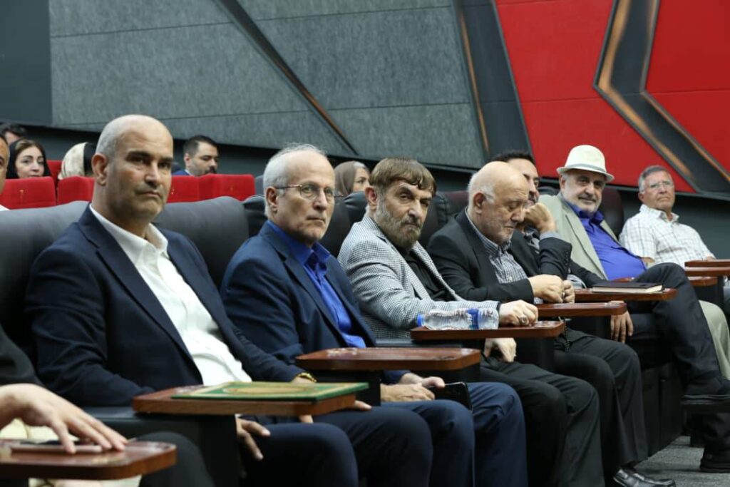 رونمایی از گواهی صلاحیت حرفهای صنعت ورزش در رویداد روز ملی تشکلها